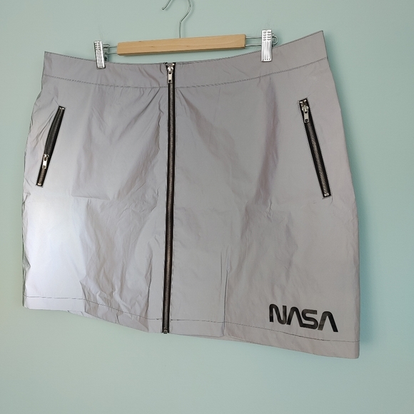 Forever21 NASA skirt - Picture 2 of 7